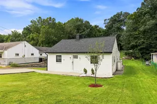 5036 Sherwood Rd, Bethel Park, PA 15102 - Photo 3