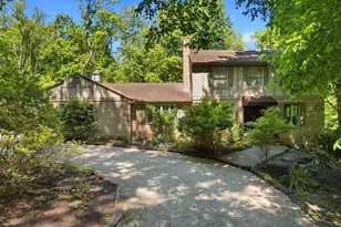 571 Flower Hill Ln, Pittsburgh, PA 15238 - Photo 1