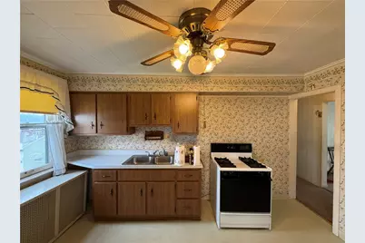 808 Meadow Ave, Charleroi Boro, PA 15022 - Photo 9