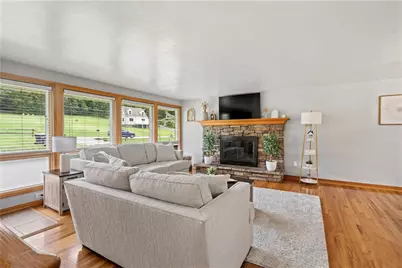 336 Maple Rd, Pittsburgh, PA 15239 - Photo 5