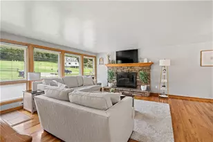 336 Maple Rd, Pittsburgh, PA 15239 - Photo 5