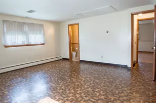 880 E Hill Dr, New Kensington, PA 15068 - Photo 17