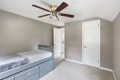 2402 Hillview Street, Pittsburgh, PA 15234 - Photo 23