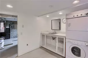 568 Orchard Ave, Pittsburgh, PA 15202 - Photo 17