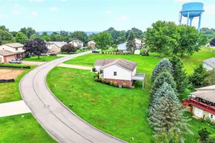 336 Shannon Cir, Daugherty Township, PA 15066 - Photo 5