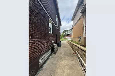 1372 Traymore Ave, Pittsburgh, PA 15221 - Photo 13