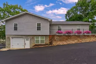303 Garfield Ave, Mars, PA 16046 - Photo 1