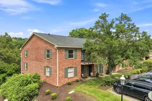 950 Margarite Dr, Scott Township, PA 15216 - Photo 3
