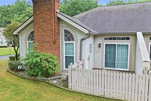 57 Stone Ridge Blvd, Hermitage, PA 16148 - Photo 3