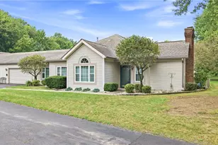 57 Stone Ridge Blvd, Hermitage, PA 16148 - Photo 1