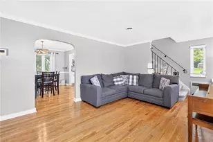 4800 Roberta Dr, Pittsburgh, PA 15236 - Photo 5