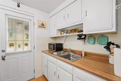 654 Perrilyn St, Pittsburgh, PA 15226 - Photo 9