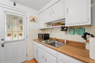 654 Perrilyn St, Pittsburgh, PA 15226 - Photo 9