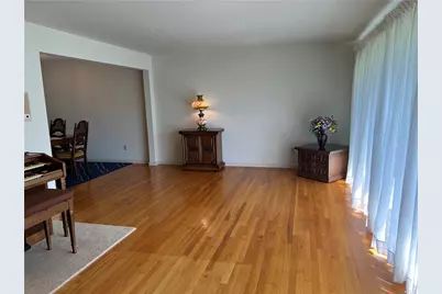 327 Holyoke Rd, Center Township, PA 16001 - Photo 13