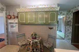 327 Holyoke Rd, Center Township, PA 16001 - Photo 13