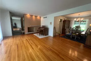 327 Holyoke Rd, Center Township, PA 16001 - Photo 11