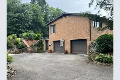 327 Holyoke Rd, Center Township, PA 16001 - Photo 3