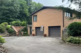 327 Holyoke Rd, Center Township, PA 16001 - Photo 3