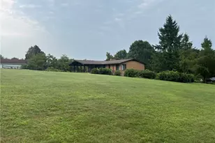 327 Holyoke Rd, Center Township, PA 16001 - Photo 33