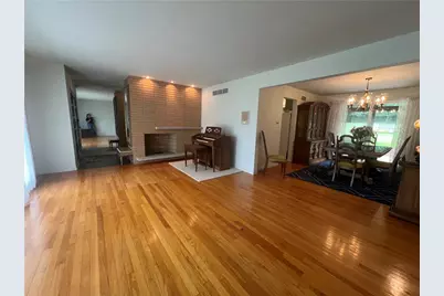 327 Holyoke Rd, Center Township, PA 16001 - Photo 9