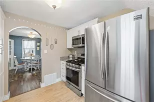 891 Bon Air Dr, Sharon, PA 16146 - Photo 15