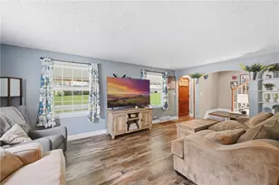 891 Bon Air Dr, Sharon, PA 16146 - Photo 9