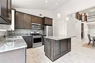 1013 Westwood Ln, West Mifflin, PA 15122 - Photo 9