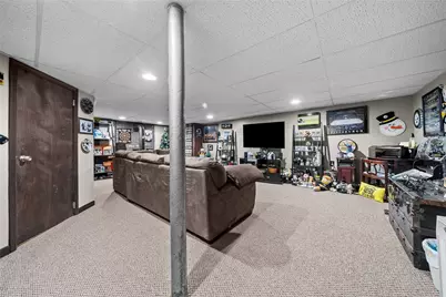 1069 Harding St, Bridgeville, PA 15017 - Photo 27