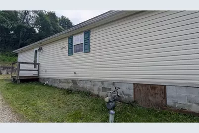 648 Daisy Lane, North Union Township, PA 15401 - Photo 3
