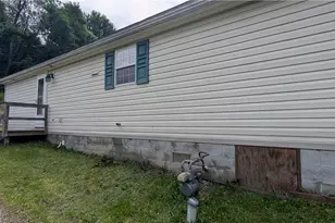 648 Daisy Ln, North Union Township, PA 15401 - Photo 3