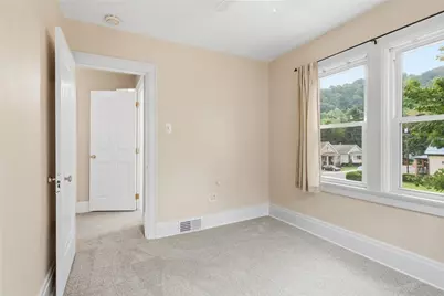 307 Ambridge Ave, Leet Township, PA 15003 - Photo 17