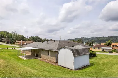605 Regina Dr, Forward Township, PA 15037 - Photo 27
