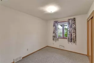 605 Regina Dr, Forward Township, PA 15037 - Photo 21