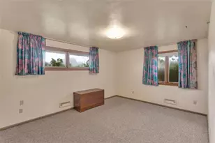 605 Regina Dr, Forward Township, PA 15037 - Photo 17