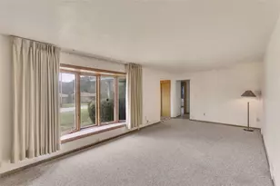 605 Regina Dr, Forward Township, PA 15037 - Photo 13