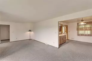 605 Regina Dr, Forward Township, PA 15037 - Photo 15