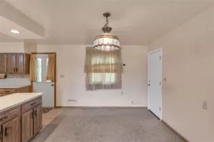 605 Regina Dr, Forward Township, PA 15037 - Photo 9