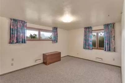 605 Regina Dr, Forward Township, PA 15037 - Photo 17