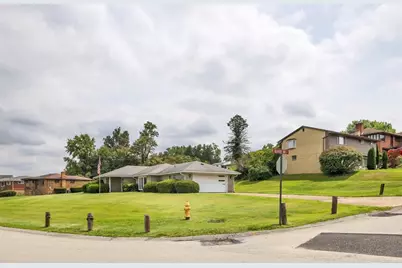 605 Regina Dr, Forward Township, PA 15037 - Photo 3