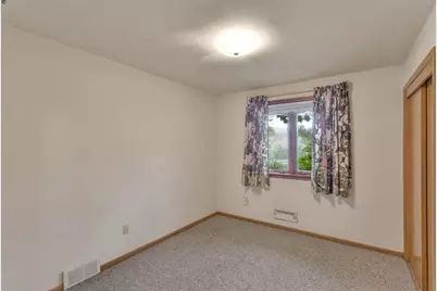 605 Regina Dr, Forward Township, PA 15037 - Photo 21