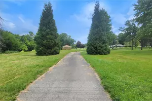 859 S Hermitage Rd, Hermitage, PA 16148 - Photo 1