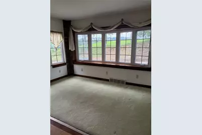 667 Margaret St, Pittsburgh, PA 15210 - Photo 3
