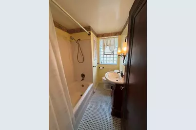 667 Margaret St, Pittsburgh, PA 15210 - Photo 17