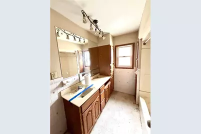 820 Lathrop St, New Castle, PA 16101 - Photo 5