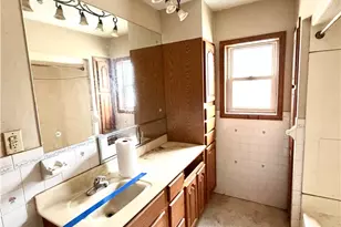 820 Lathrop St, New Castle, PA 16101 - Photo 5