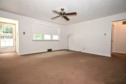 2105 Ridge Rd, Elizabeth Twp/Boro, PA 15135 - Photo 3