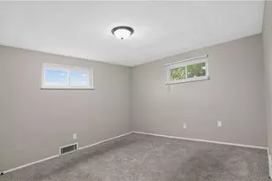 2414 School St, Pittsburgh, PA 15235 - Photo 9