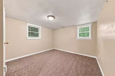 2521 Portland St, Hempfield Township, PA 15634 - Photo 9