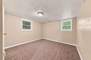 2521 Portland St, Hempfield Township, PA 15634 - Photo 9
