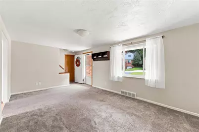 1134 Cardinal Dr, Scott Township, PA 15243 - Photo 3